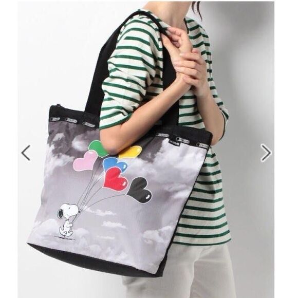 LeSportsac X Peanuts Hailey Light Tote Snoopy Sky Colorful Heart Balloons NWT - Picture 13 of 13